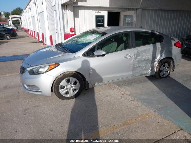 KIA FORTE LX 2015 KNAFK4A63F5408774 Image 2