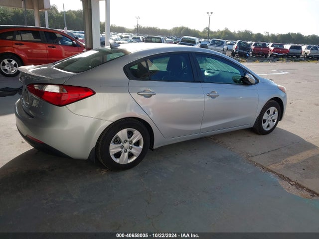 KIA FORTE LX 2015 KNAFK4A63F5408774 Image 4