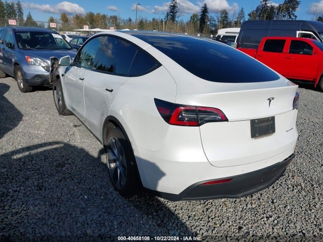 2021 TESLA MODEL Y 5YJYGDEE2MF271868 Photo 2