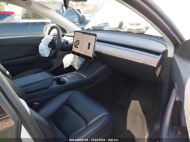 2021 TESLA MODEL Y 5YJYGDEE2MF271868 Photo 4