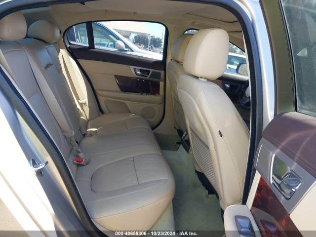 2011 JAGUAR XF SAJWA0FB2BLR91754 Photo 7