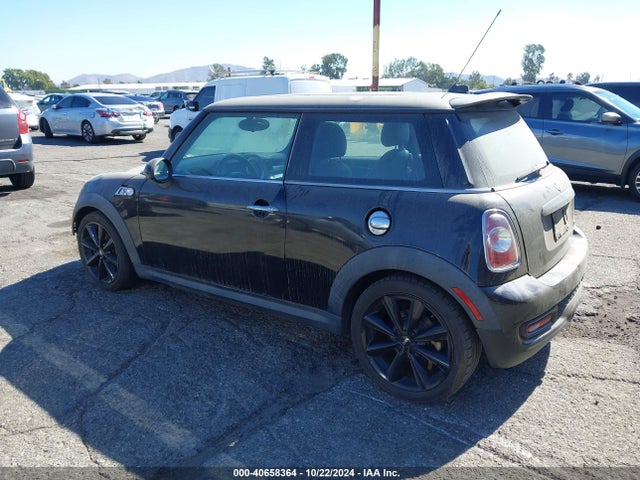 2012 MINI COOPER S WMWSV3C56CT387317 Photo 2