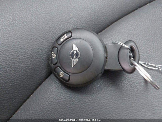 2011 MINI COOPER S WMWZP3C58BT249253 Photo 10