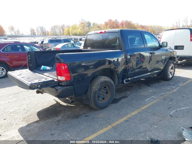 1C6RR7KG7HS718118 RAM 1500 Express  4x4 5'7 Box