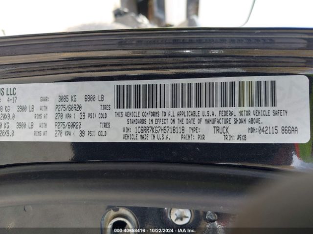 1C6RR7KG7HS718118 RAM 1500 Express  4x4 5'7 Box