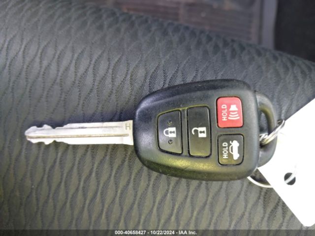 2T1BURHE1HC905902 Toyota COROLLA LE