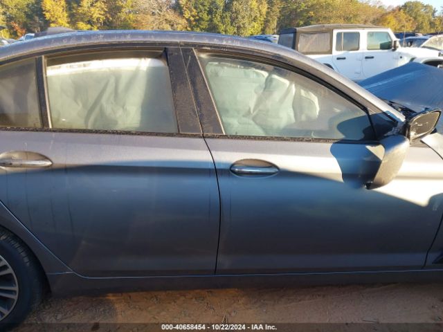 WBAJA9C5XJB033782 BMW 530e Iperformance