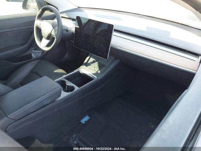 2021 TESLA MODEL 3 5YJ3E1EA1MF921513 Photo 4