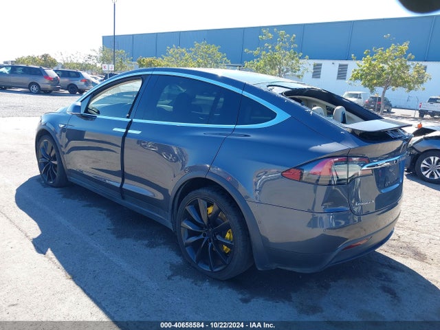2016 TESLA MODEL X 5YJXCBE21GF002637 Photo 2