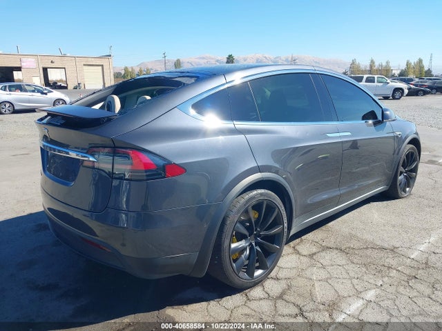 2016 TESLA MODEL X 5YJXCBE21GF002637 Photo 3