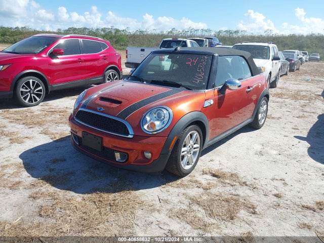 2013 MINI CONVERTIBLE WMWZP3C50DT297316 Photo 1