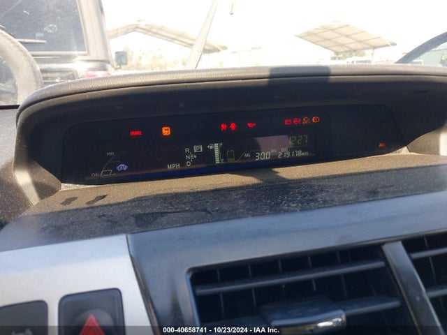Toyota Prius V Two 2014 JTDZN3EU3E3323728 Image 7