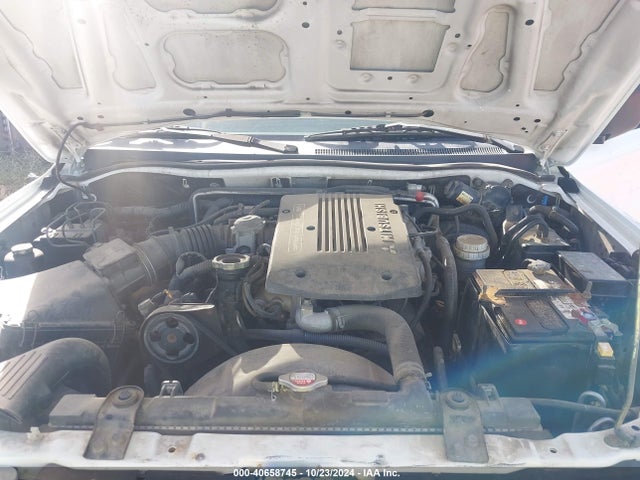 2000 MITSUBISHI MONTERO SPORT JA4MT31H9YP038936 Photo 9