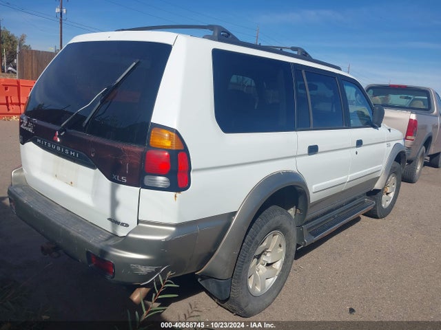 2000 MITSUBISHI MONTERO SPORT JA4MT31H9YP038936 Photo 3