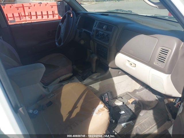 2000 MITSUBISHI MONTERO SPORT JA4MT31H9YP038936 Photo 4