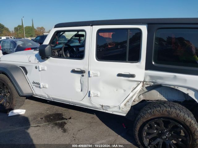 1C4HJXDN0JW263697 Jeep Wrangler Unlimited Sport 4x4