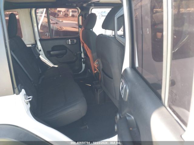 1C4HJXDN0JW263697 Jeep Wrangler Unlimited Sport 4x4