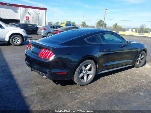 1FA6P8AM0H5322292 Ford Mustang V6