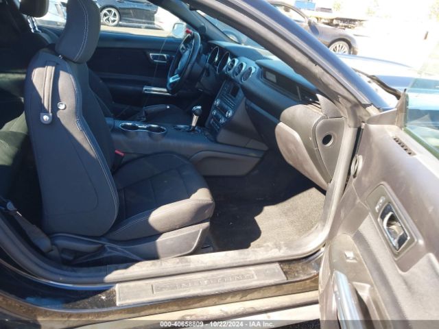 1FA6P8AM0H5322292 Ford Mustang V6