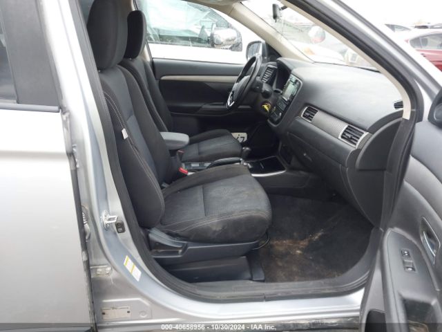 JA4AD2A31HZ017761 Mitsubishi Outlander Es