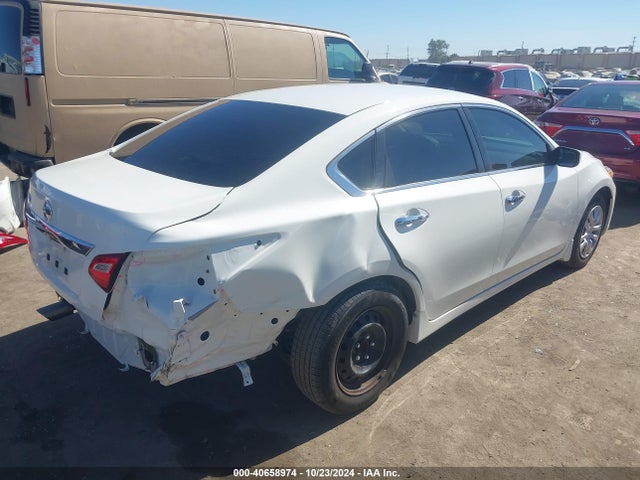Nissan Altima 2016 1N4AL3AP2GC197454 Image 16