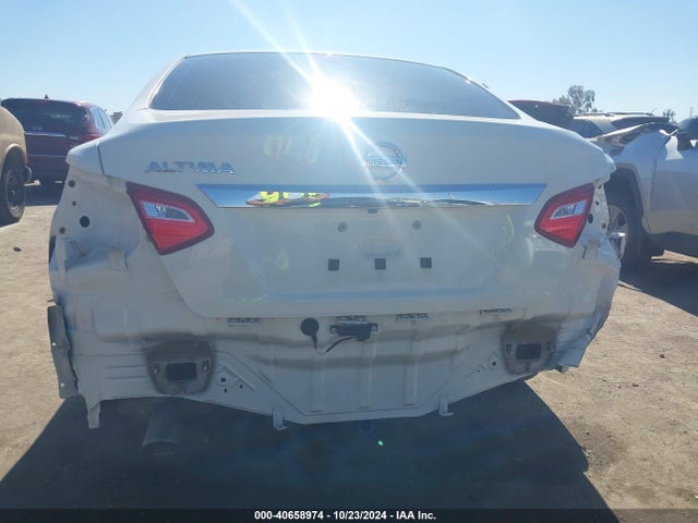 Nissan Altima 2016 1N4AL3AP2GC197454 Image 18