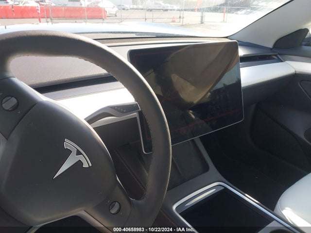Tesla Model 3 Performance Dual Motor All-wheel Drive 2023 5YJ3E1EC0PF712222 Image 18