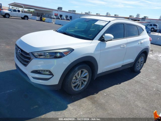 KM8J33A41GU125456 Hyundai TUCSON SE