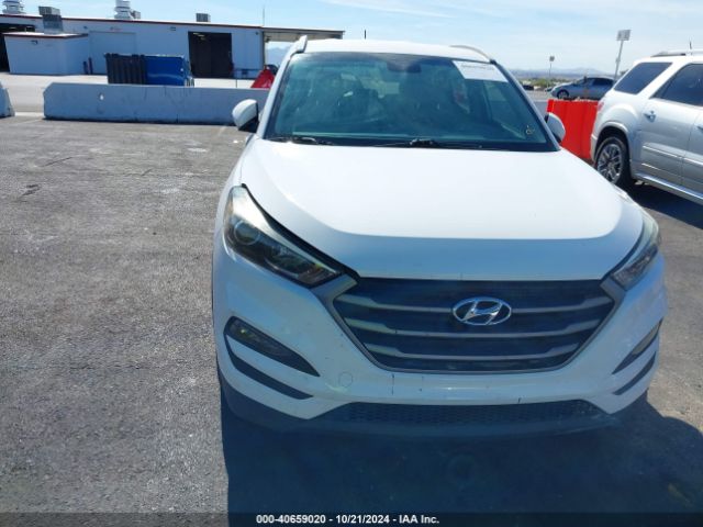 KM8J33A41GU125456 Hyundai TUCSON SE