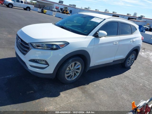 KM8J33A41GU125456 Hyundai TUCSON SE