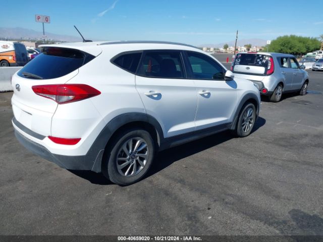 KM8J33A41GU125456 Hyundai TUCSON SE