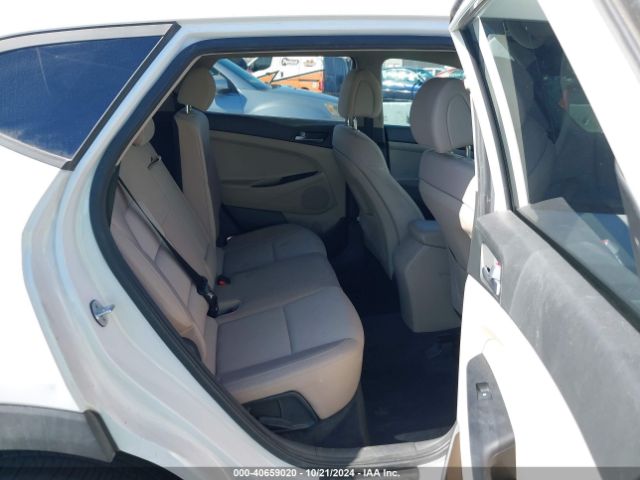 KM8J33A41GU125456 Hyundai TUCSON SE