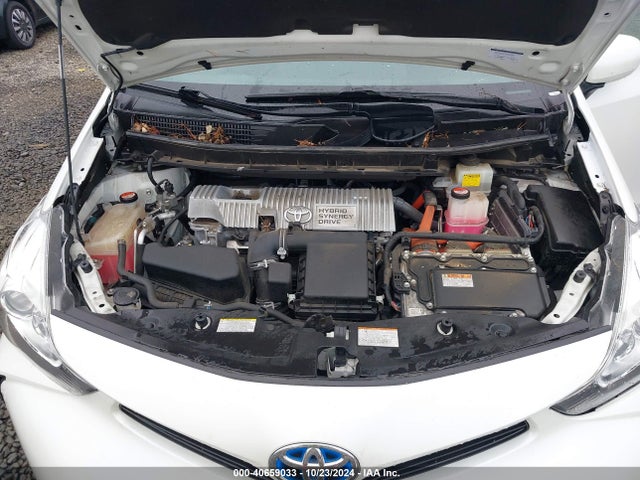Toyota Prius V Three 2016 JTDZN3EUXGJ041875 Image 10