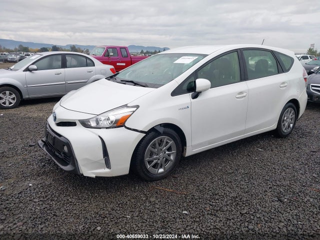 Toyota Prius V Three 2016 JTDZN3EUXGJ041875 Image 2