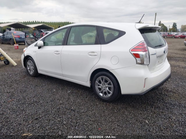 Toyota Prius V Three 2016 JTDZN3EUXGJ041875 Image 3