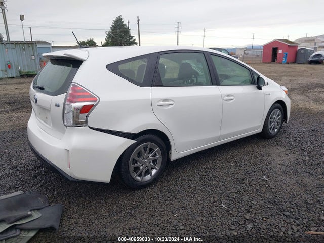 Toyota Prius V Three 2016 JTDZN3EUXGJ041875 Image 4
