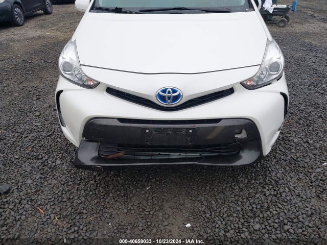 Toyota Prius V Three 2016 JTDZN3EUXGJ041875 Image 6