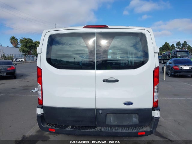 Ford Transit-250 2019 1FTYR1ZM9KKB34825 Image 17