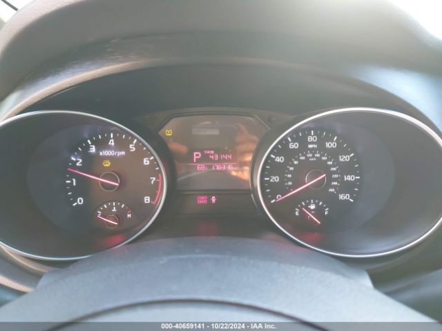 KNDMB5C18F6060417 KIA SEDONA LX