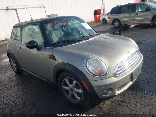 2009 MINI COOPER WMWMF33569TW70122 Photo 0