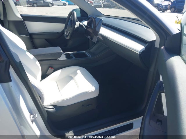 2022 TESLA MODEL Y 7SAYGDEFXNF326323 Photo 4