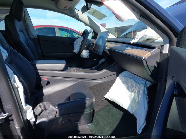 2021 TESLA MODEL Y 5YJYGDEE0MF084144 Photo 4