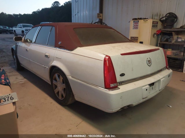 2007 CADILLAC DTS 1G6KD57YX7U204560 Photo 2