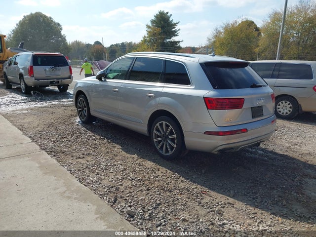 Audi Q7 3.0t Premium 2017 WA1VAAF72HD001906 Image 3