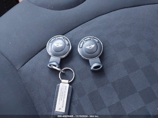 2010 MINI COOPER WMWMF3C53ATZ26799 Photo 10