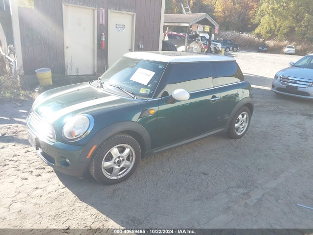 2010 MINI COOPER WMWMF3C53ATZ26799 Photo 1