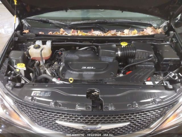 2C4RC1DG3HR593009 Chrysler Pacifica Touring