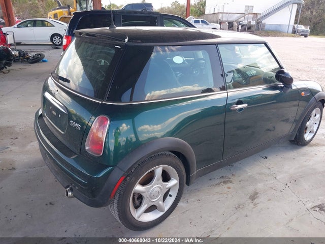 2003 MINI COOPER WMWRC33463TE15616 Photo 3