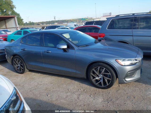 7JRA22TK5LG060571 Volvo S60 T6 Momentum