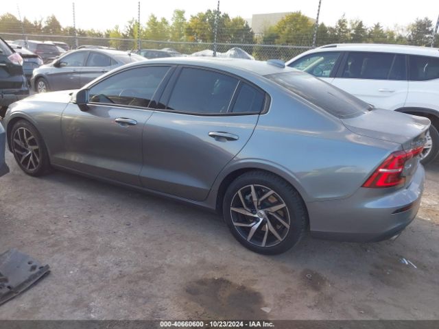 7JRA22TK5LG060571 Volvo S60 T6 Momentum